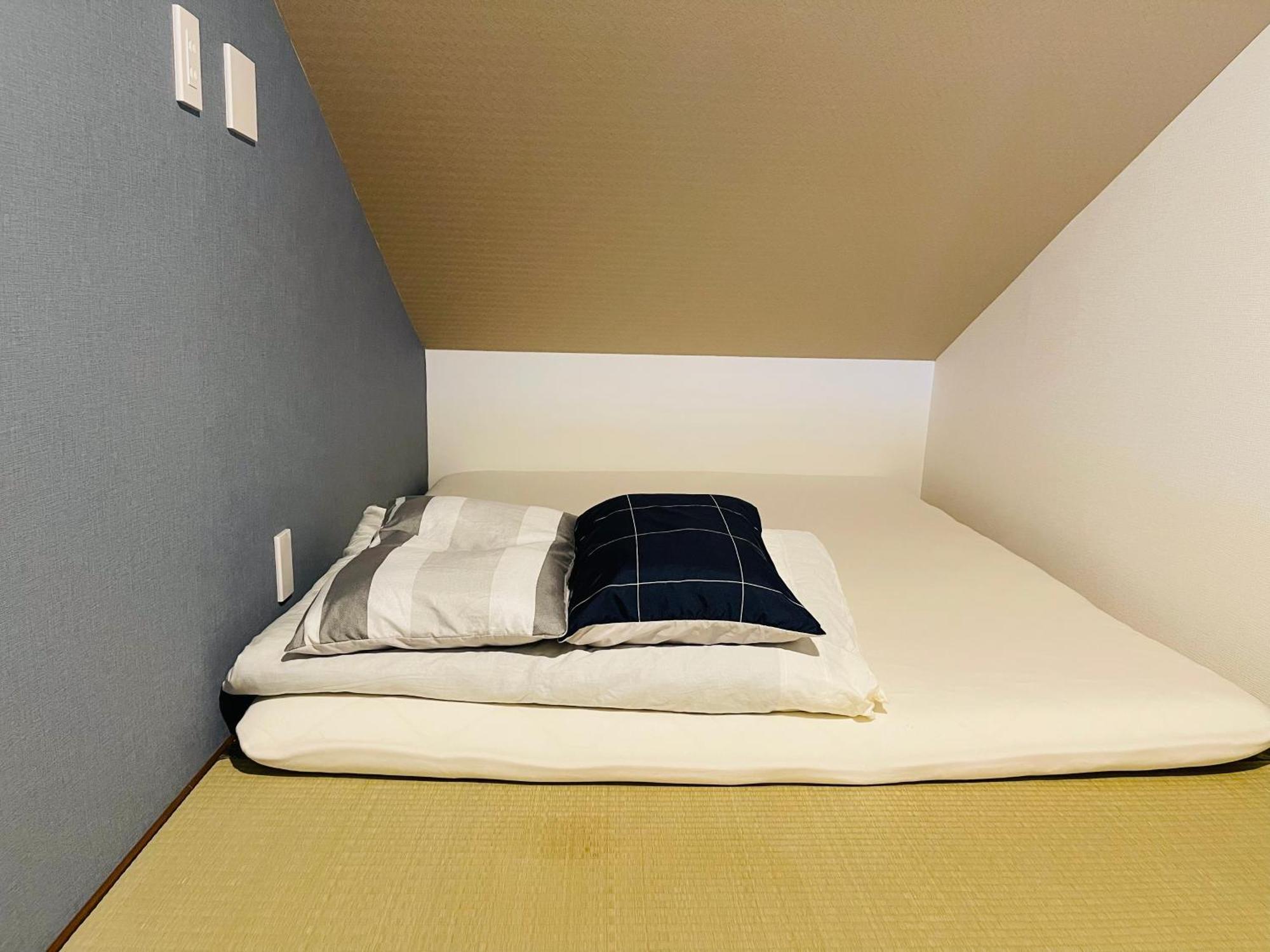 Namba Shinsaibashi 10 Mins Reiko Guest House Osaka Exterior photo